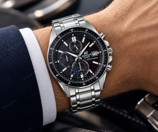 Casio Edifice herreklokke i stål med svart urskive, solenergi, kronograf og safirglass i 46mm