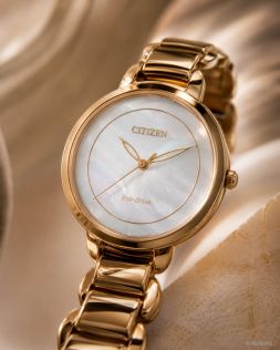 Citizen Eco-drive dameklokke med perlemor urskive | Roseguldbelagt eleganse med seks måneders gangreserve 