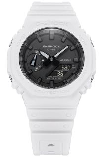 Hvit digital G-SHOCK med Carbon Core Guard og 200M vannmotstand | GA-2100-7AER