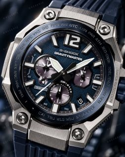 Casio G-Shock Master of G i karbon og stål med solenergi og radiostyring i 47mm 