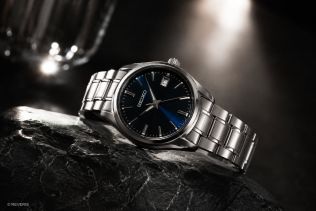 Seiko Mens Classic Blue Steel 40mm 