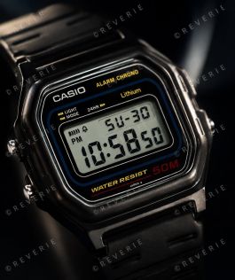 Kompakt digital Casio sportsklokke med slitesterk design 33mm
