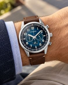 Citizen herreklokke med solenergi, kronograf og skinnrem i 43mm
