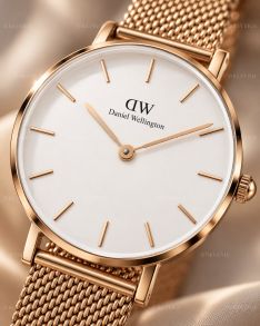 Roségullfarget Daniel Wellington dameklokke med hvit urskive og meshlenke i 28mm 