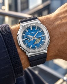 Casio G-Shock dykkerklokke i stål med blå urskive, ana-digi og solenergi i 44mm