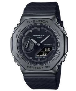 Blackout Metal G-SHOCK med helsvart design og åttekantet stålramme | GM-2100BB-1AER