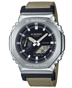 Nyttig metall G-SHOCK med åttekantet stålramme og beige stoffrem | GM-2100C-5AER
