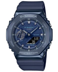 Blå metallramme G-Shock med ionbelagt finish og 200M vannbestandighet | GM-2100N-2AER