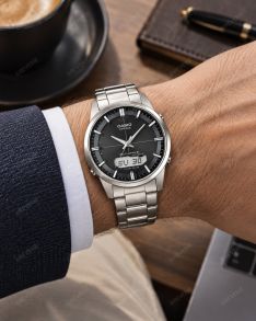 Casio herreklokke i titan med solenergi og radiostyring 40mm 