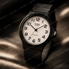 Klassisk analog klokke med hvit urskive og arabiske tall 34mm 