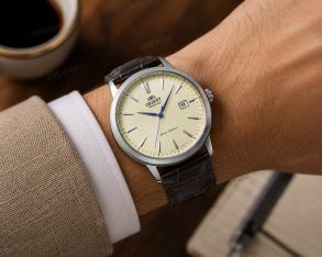 Orient automatisk herreklokke med elfenbensfarget urskive og lærrem 41mm 
