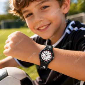 Sort vannbestandig barneklokke med fotballmotiv 30mm 