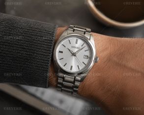 Seiko Mens Classic Steel Sapphire 40mm 