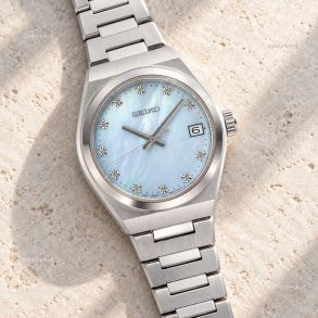 Seiko dameklokke med 11 diamanter, blå perlemorurskive og safirglass 34mm 