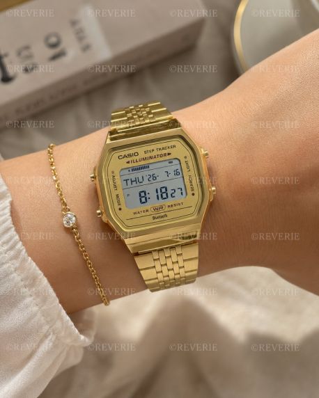 Gullfarget Casio smartklokke med skritteller og Bluetooth-tilkobling | 38mm