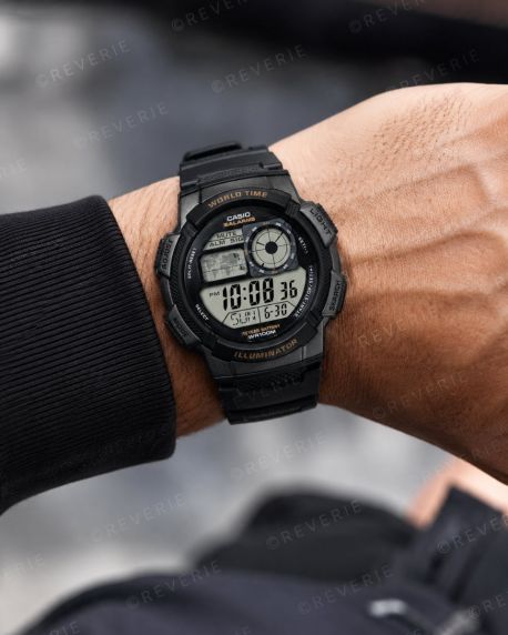 Stor digital sportsklokke med verdensurfunksjon 45mm