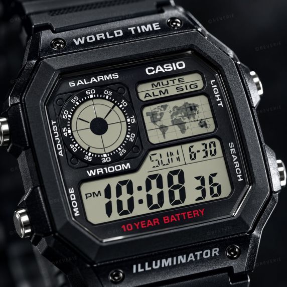 Svart Casio digital herreklokke med 5 alarmer og verdenstid i 42mm