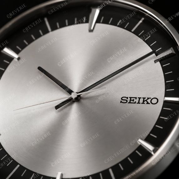 Seiko veggklokke i aluminium med stillegående glidende sekundviser 40x5cm