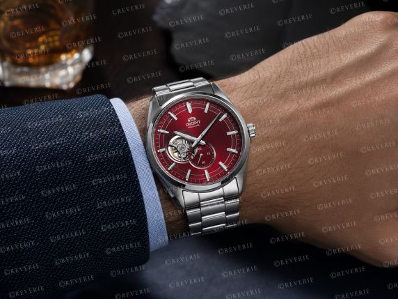 Orient automatisk herreklokke med open heart, rød urskive og safirglass 40mm