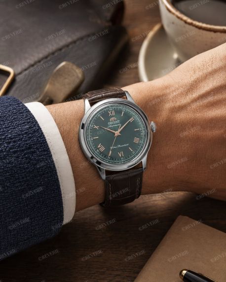 Orient automatisk klokke med grønn urskive og romertall 38mm