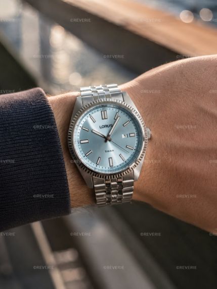 Lorus Mens Ice Blue Jubilee Steel 42mm