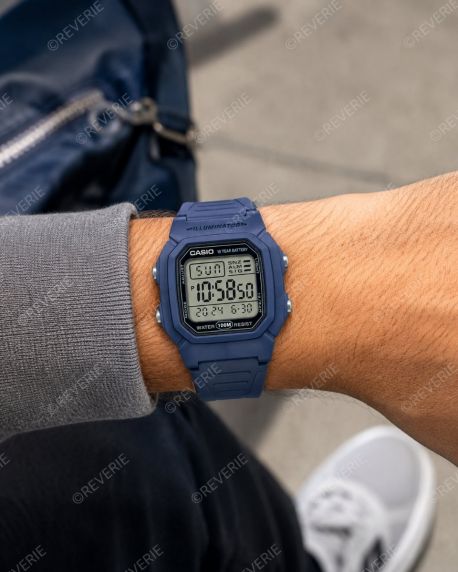 Casio blå firkantet digitalklokke med lang batterilevetid 36mm